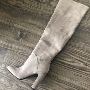 New!!! Suade knee length boots!